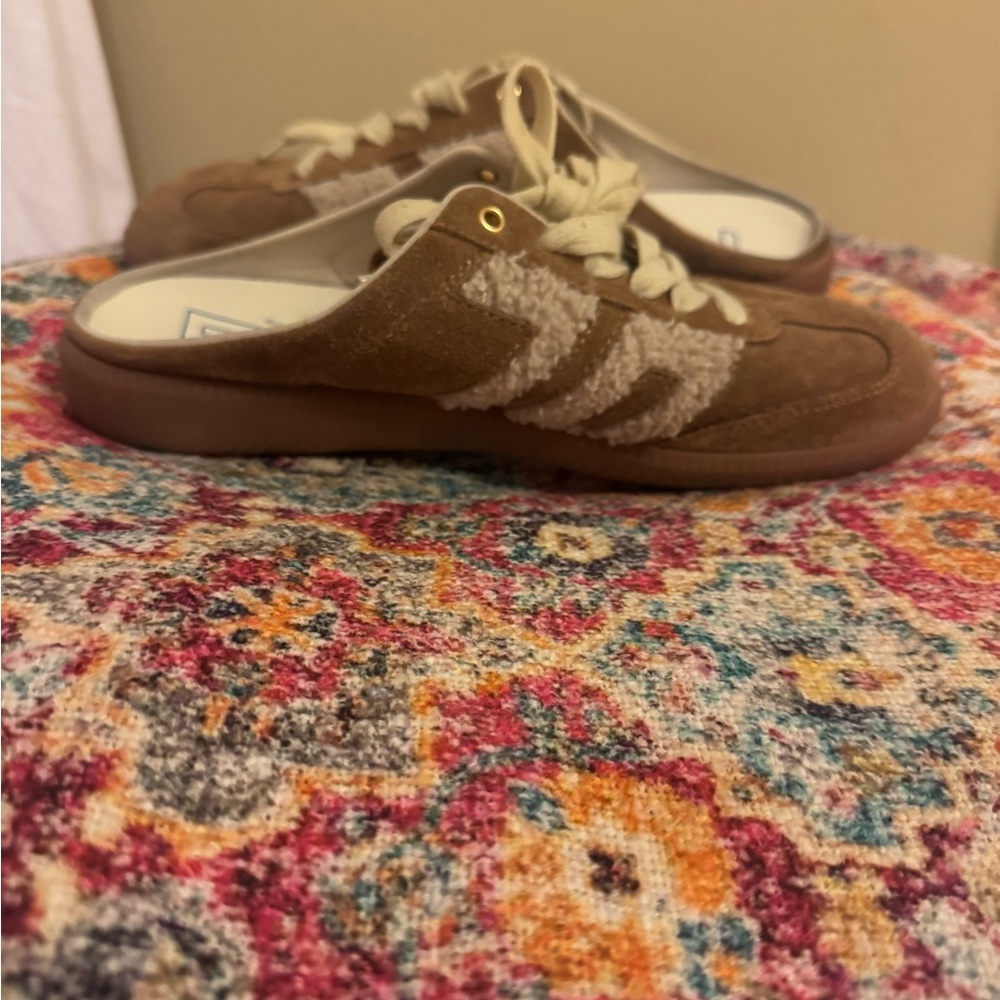 Tobacco Brown Back 70 Easter Mules